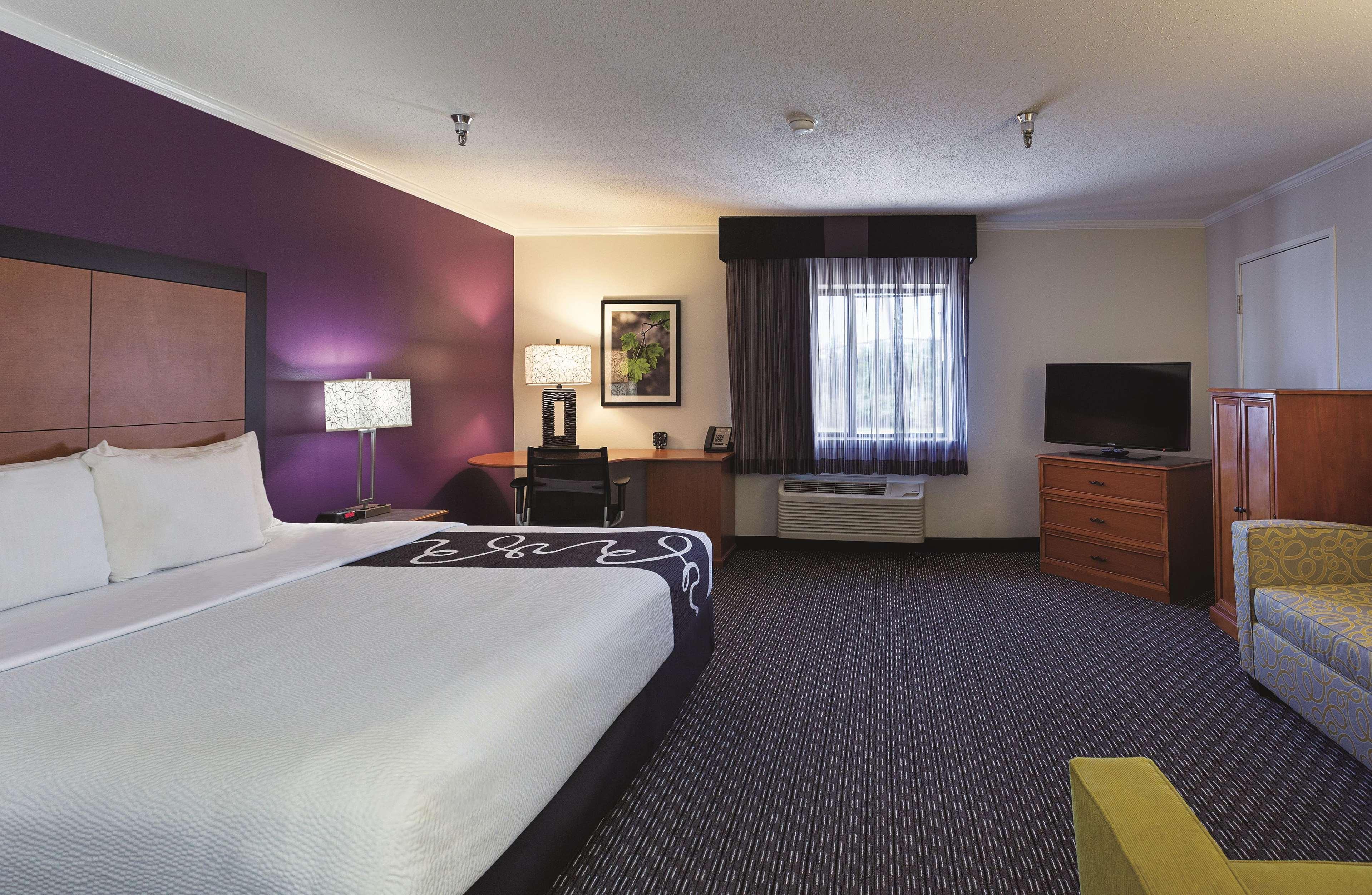 La Quinta By Wyndham Baton Rouge Siegen Lane Hotel Exterior photo