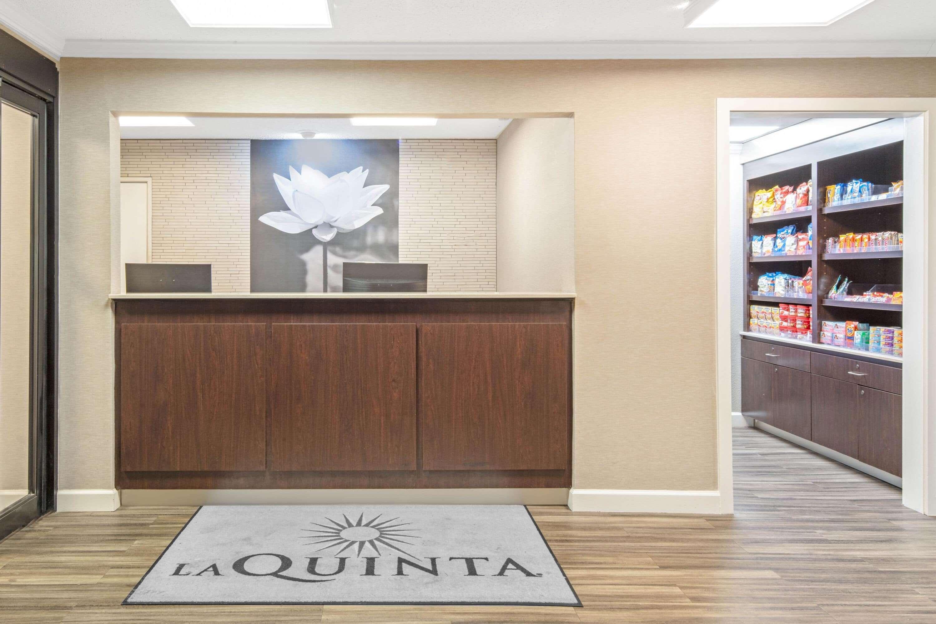 La Quinta By Wyndham Baton Rouge Siegen Lane Hotel Exterior photo
