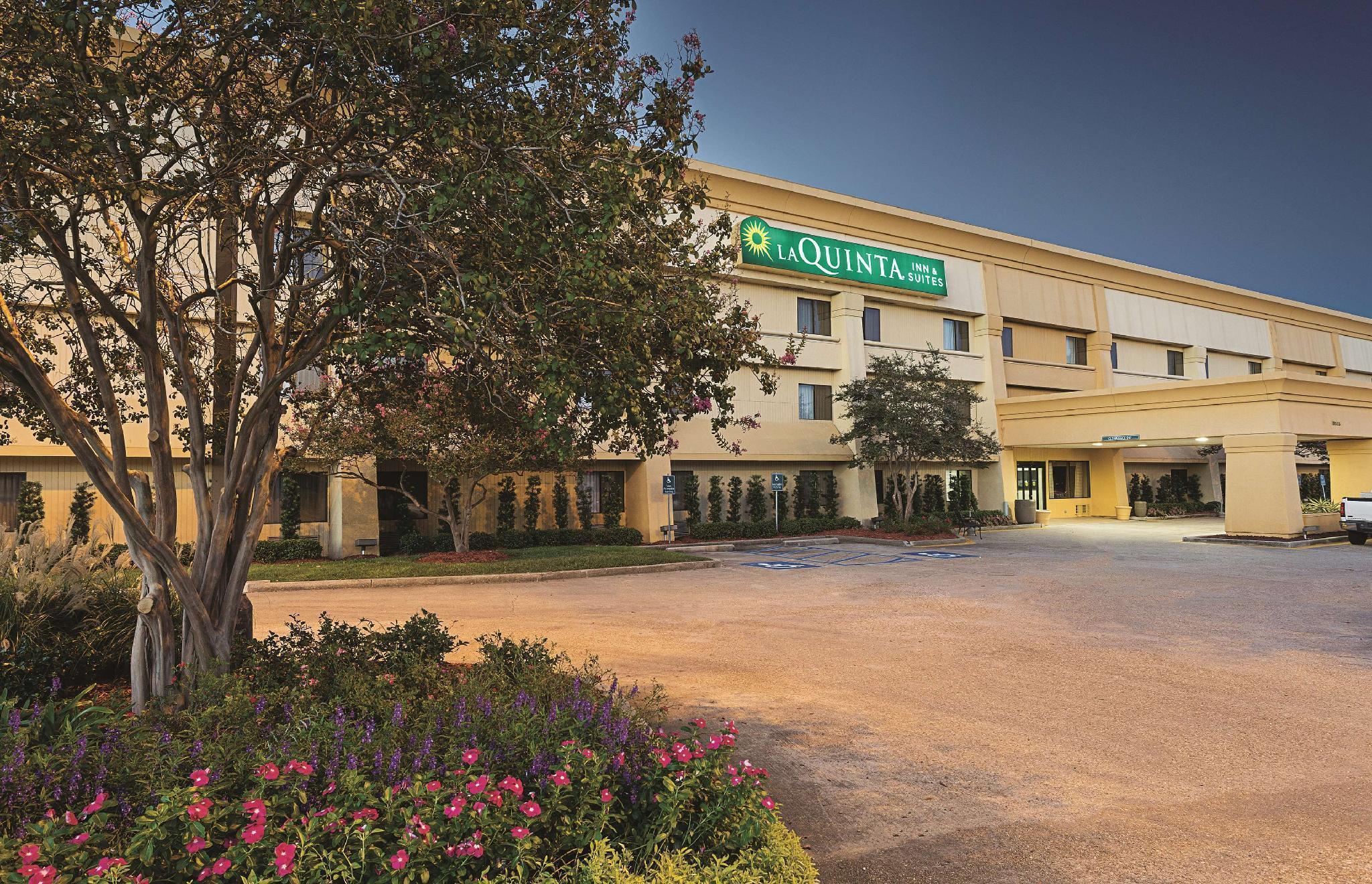 La Quinta By Wyndham Baton Rouge Siegen Lane Hotel Exterior photo