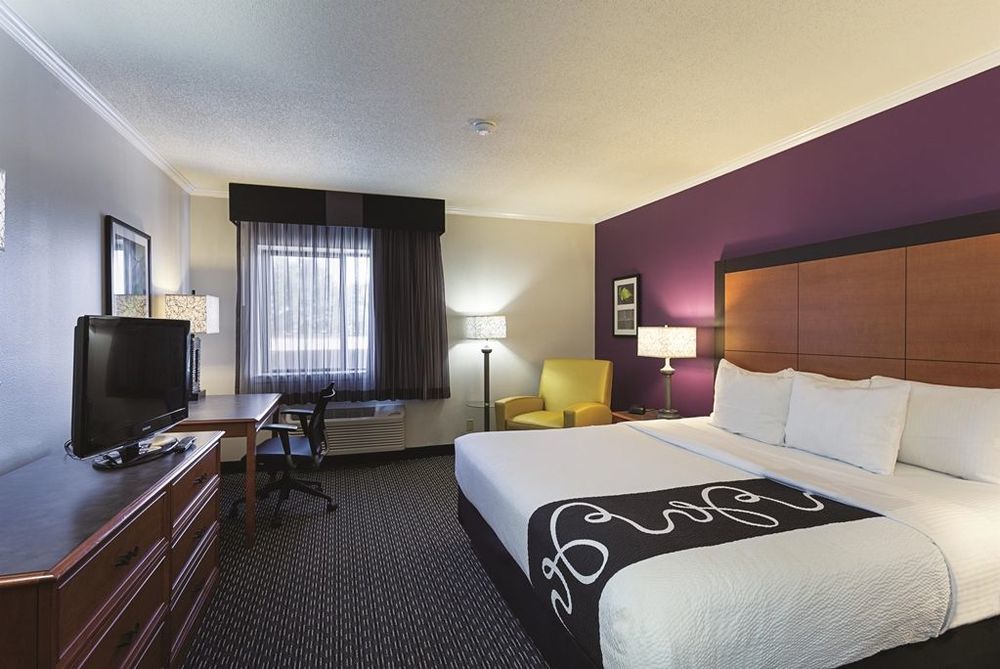 La Quinta By Wyndham Baton Rouge Siegen Lane Hotel Room photo
